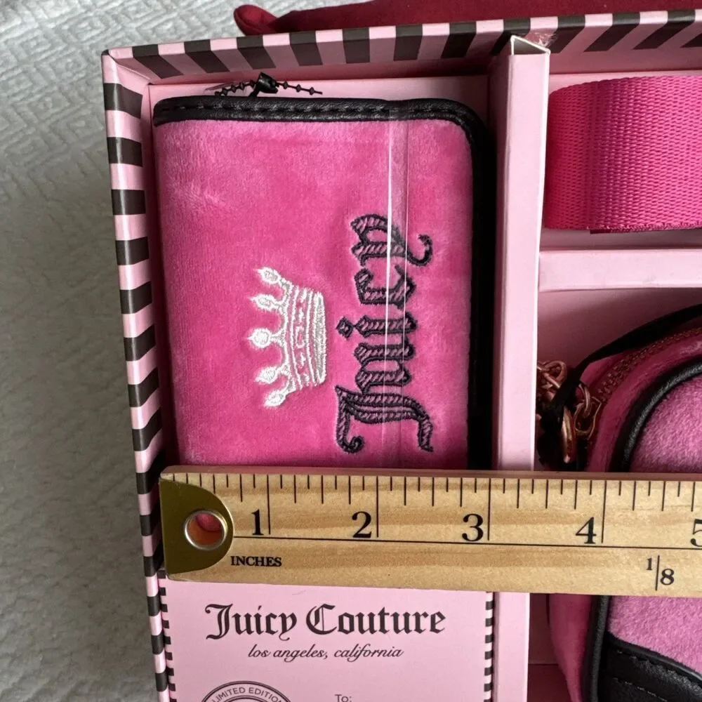 NWT  Juicy Couture Gift Set  Love Heritage Slim Camera Bag & Envelope Card Case
